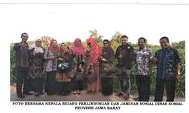 Foto kunjungan tim  program Keluaraga harapan  ( PKH ) dengan ibuk walikota ke dinas sosial propi...