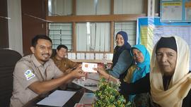 foto kegiatan Koordinator Kesejahteraan Sosial dalam kegiatan BPNT  ( Bantuan Pangan Non Tunai ) 18