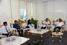 09-08-2017 Rabu, Melepas guru2 berprestasi ke istana merdeka RI  1